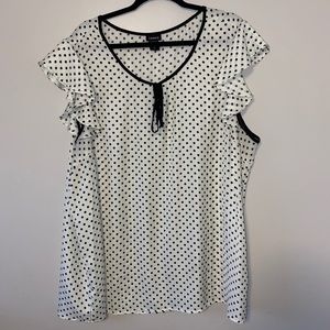 Black & white Polka dot top